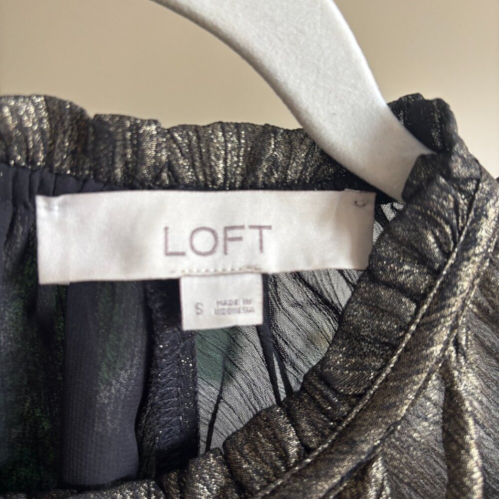 NWOT Ann Taylor LOFT Shimmer Flutter Sleeve Shell Top S - Picture 4 of 5